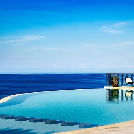 Adam Front With Private Butler Vokolidha