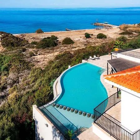 Adam Front With Private Butler Vokolidha