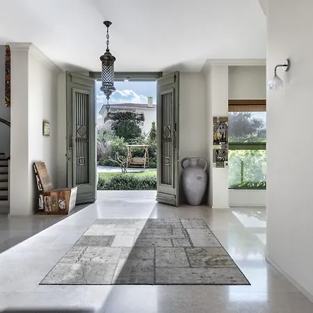 Adam Front With Private Butler * Vokolidha