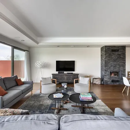 Adam Front With Private Butler * Vokolidha