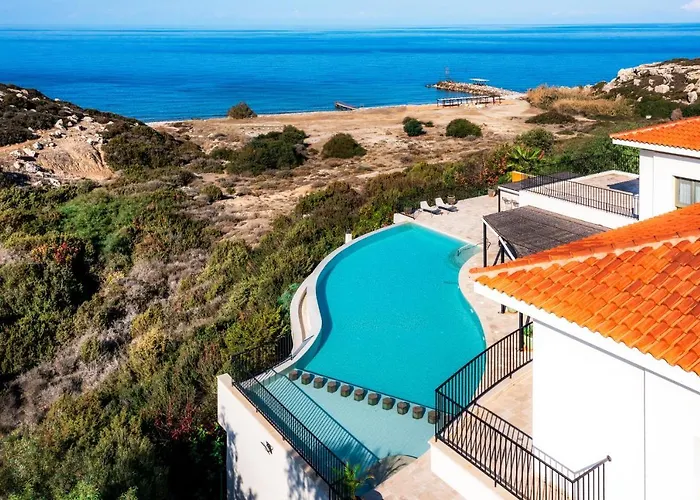 Adam Front With Private Butler Vokolidha