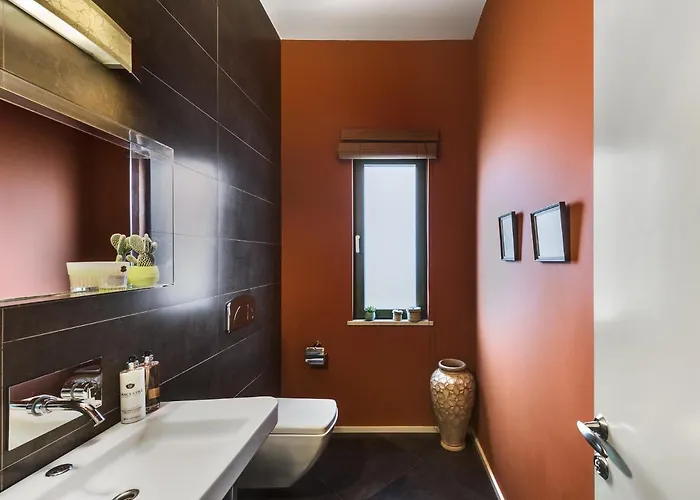 Adam Front With Private Butler Вилла Vokolidha