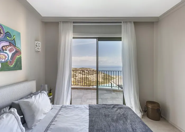 Adam Front With Private Butler Вилла